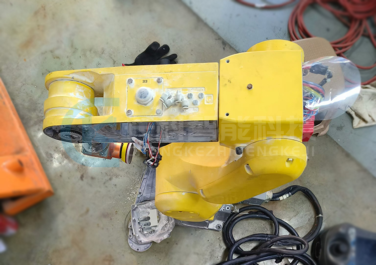 Repair the Fanuc robot LR Mate 200iD that has been submerged in water Repair the Fanuc robot LR Mate 200iD that has been submerged in water